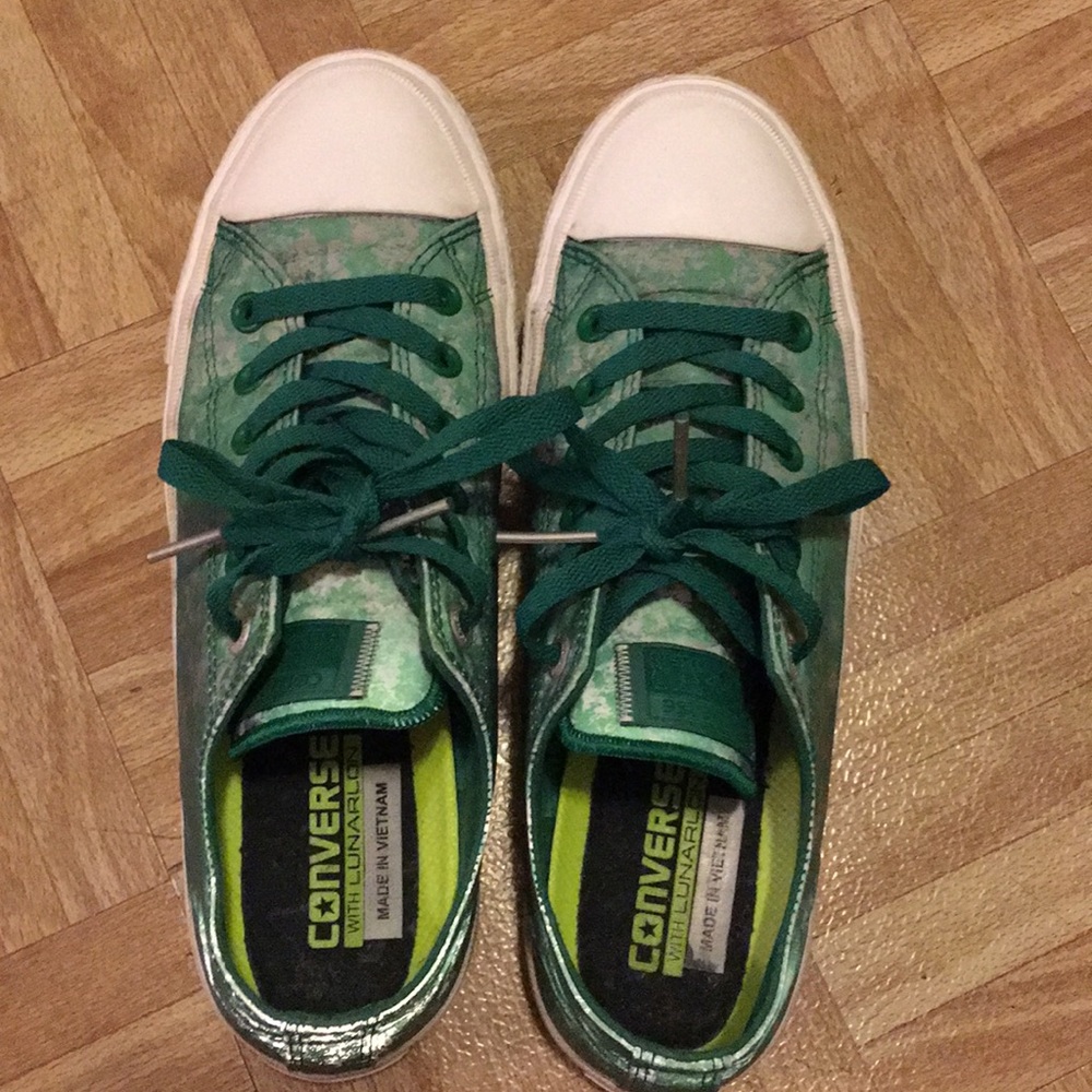 TAKING OFFERS: Green low top converse with lunarlon
